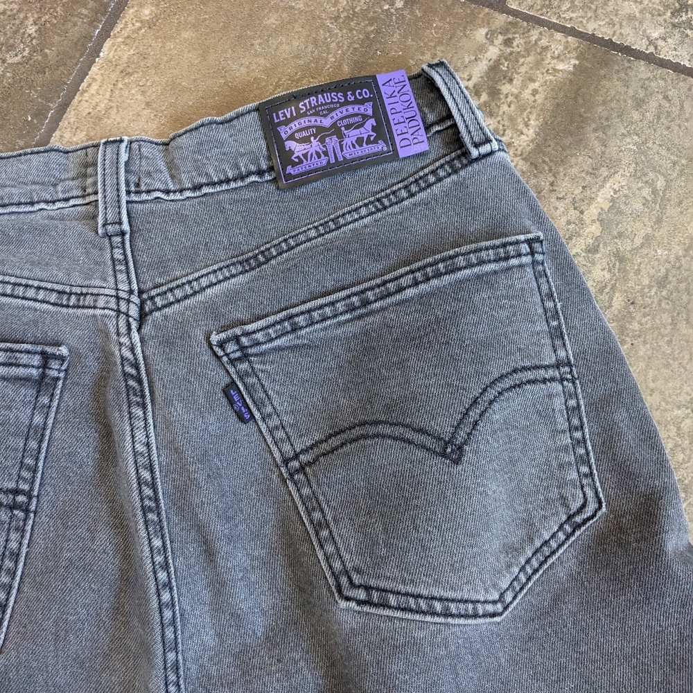 Levi's Big E Collab With Deepika Padukone Straight Leg Size 30 Faded Gray